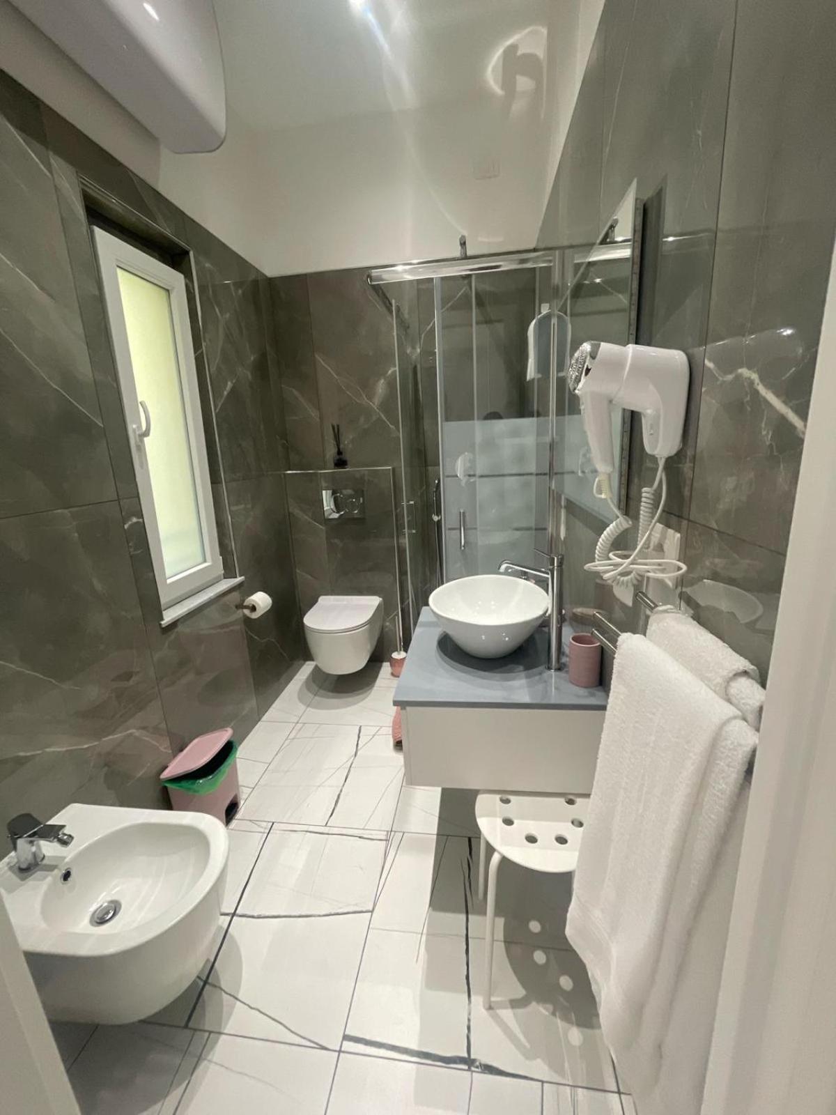 Laura Rooms La Spezia Exterior photo
